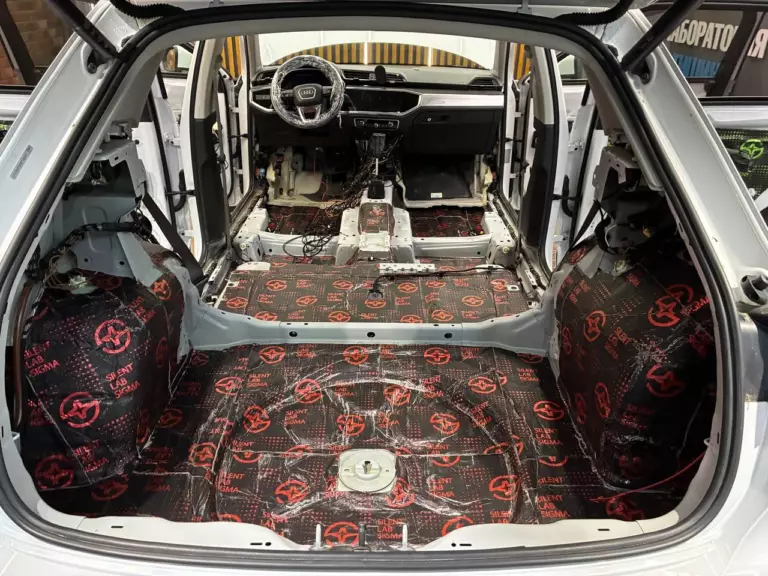 Шумоизоляция багажника Audi Q3