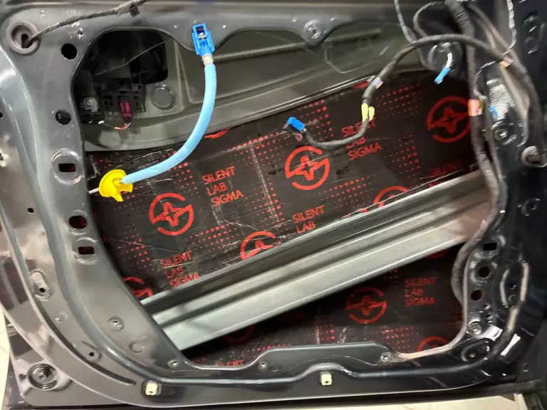 Шумоизоляция двери Mini Cooper Countryman